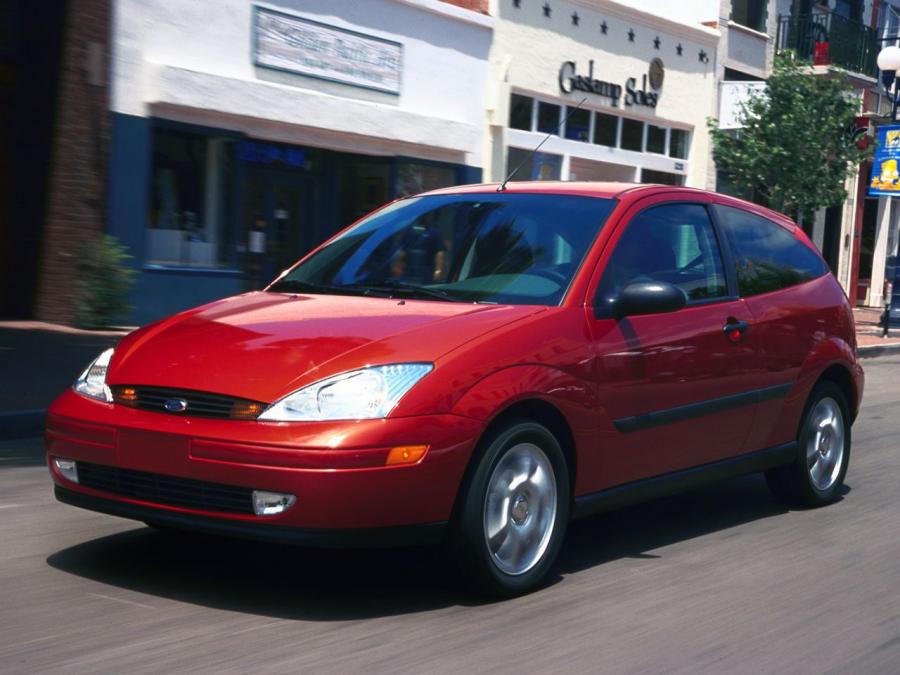  Ford Focus ZX3 1999 года  (фото 10 из 23)